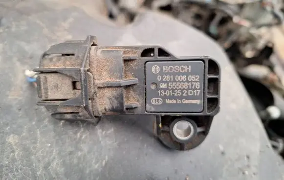 Chevrolet Captiva Air pressure sensor 0281006052 55568176