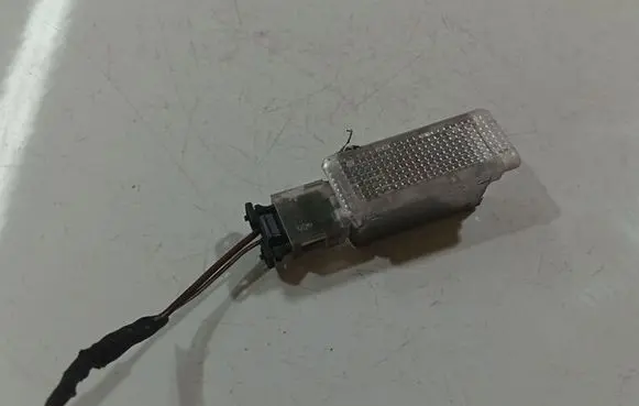 Volkswagen PASSAT B6 Other interior light 7L0947415