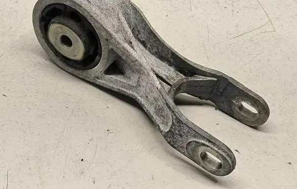 Porsche Cayenne (9Y0 9Y3) Engine mounting bracket 9Y0109343