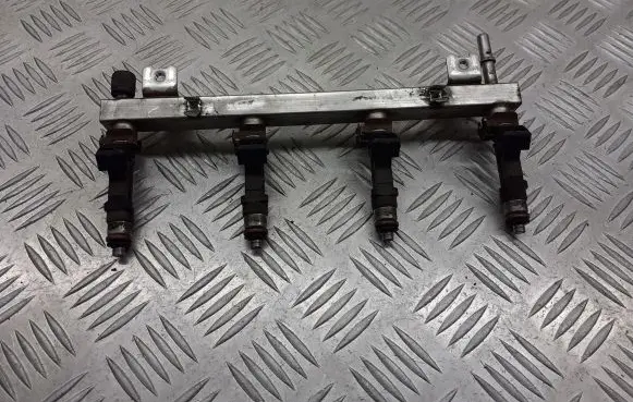 Opel Astra H Fuel main line pipe