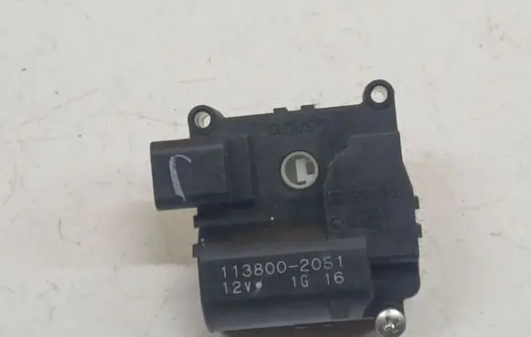 Toyota Corolla Verso AR10 Air flap motor/actuator 1138002051
