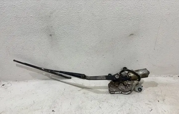 Nissan Terrano Rear window wiper motor 0390201561