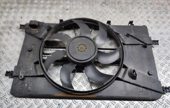 Opel Astra J Electric radiator cooling fan 3135104045 3135103785 5243820