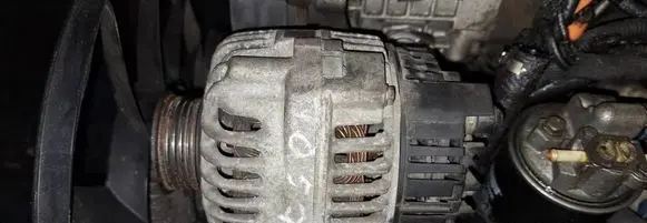 Audi A4 S4 B5 8D Generator/alternator