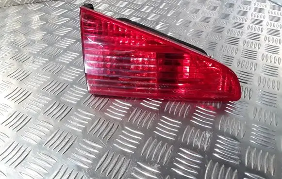 Peugeot 607 Tailgate rear/tail lights 2543