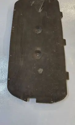 Engine bonnet/hood sound/heat insulation