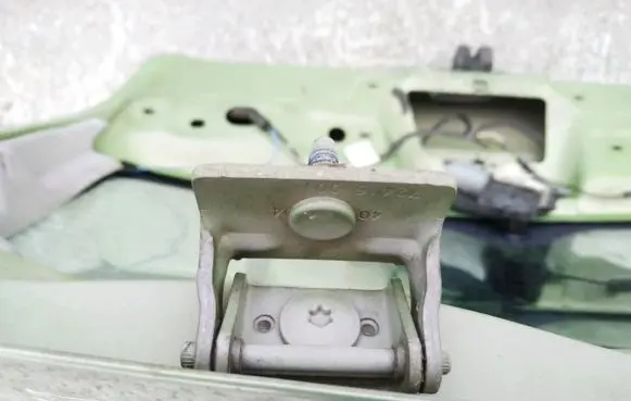 Citroen C3 Tailgate/trunk/boot hinge