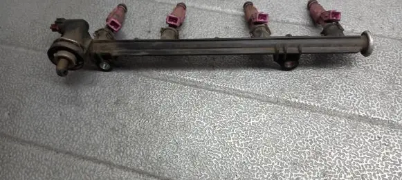 Ford Ka Fuel injector supply line/pipe 