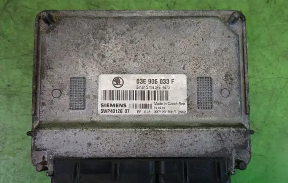 Skoda Fabia Mk1 (6Y) Engine control unit/module ECU 03E906033F