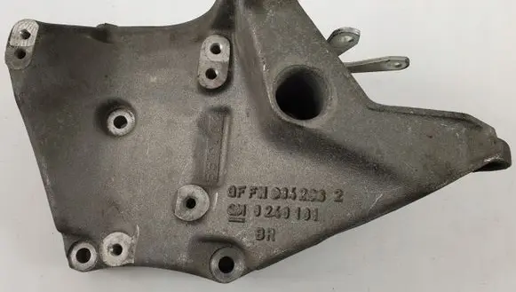 Opel Vectra B Generator/alternator bracket 9240101BR