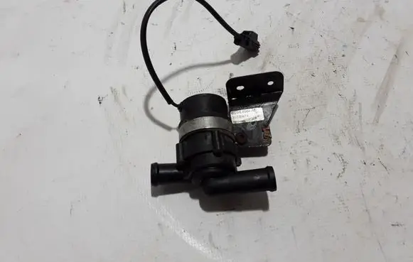 Volvo S80 Electric auxiliary coolant/water pump 30730674