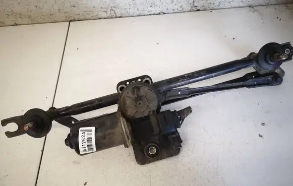 KIA Sportage Front wiper linkage and motor