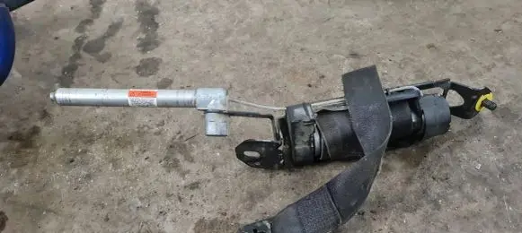 Volvo V70 Front seatbelt