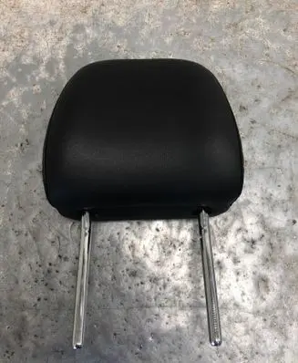 Volkswagen Touran III Front seat headrest 