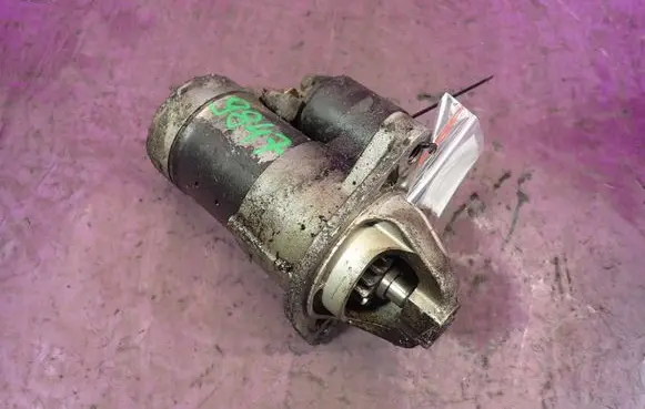 Opel Astra H Starter motor 