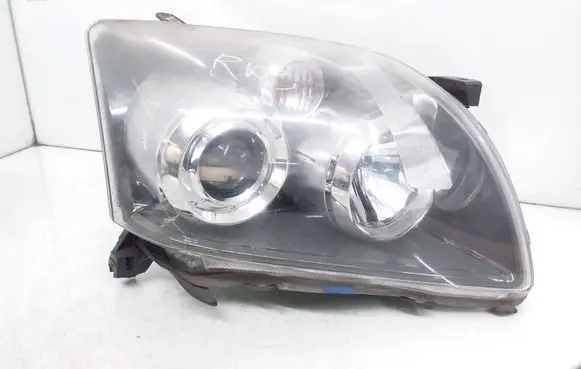 Toyota Avensis T250 Headlight/headlamp 8596724011 3900078496