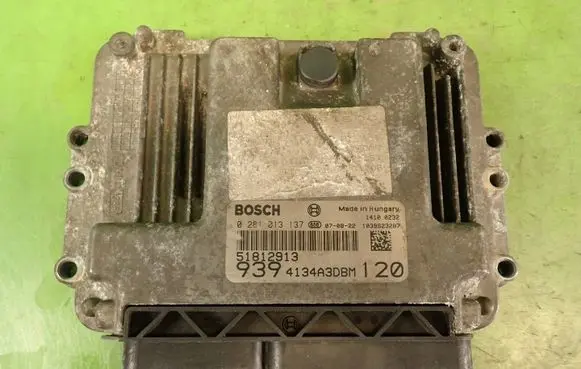 Alfa Romeo 159 Engine control unit/module ECU 028101313751812913