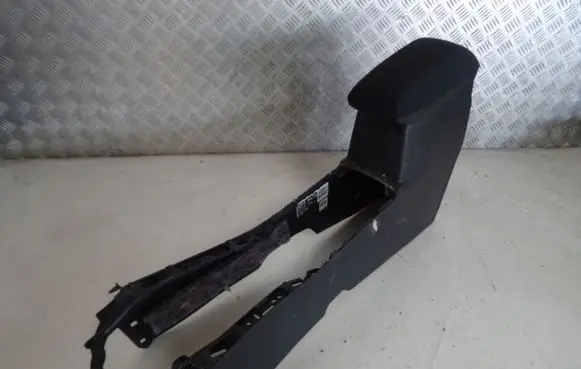 Toyota Auris E180 Armrest 
