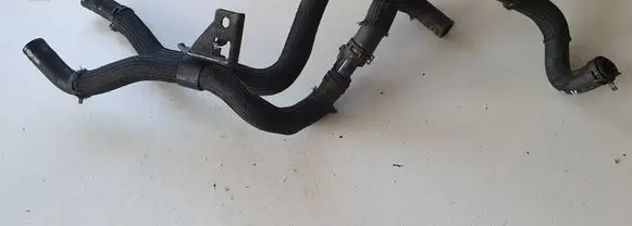Nissan Leaf I (ZE0) Engine coolant pipe/hose