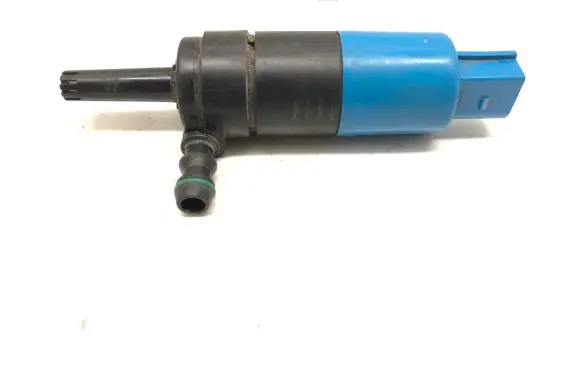Volkswagen PASSAT B6 Headlight washer pump 3B7955681