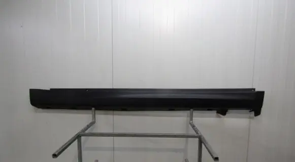Front sill (body part)