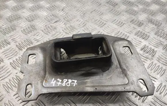 Peugeot 308 Engine mount bracket 9807420980