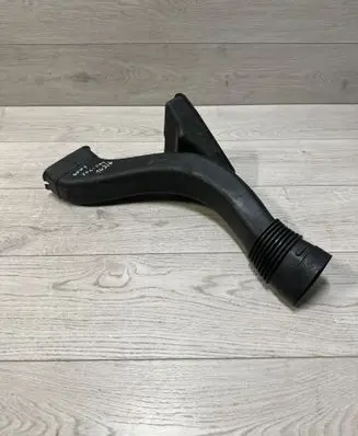 BMW 7 F01 F02 F03 F04 Air intake duct part 7577472 10991213 70345484