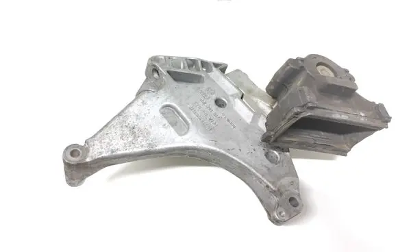 Audi Q3 8U Engine mounting bracket 03L199207