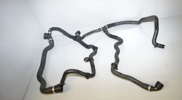 Engine coolant pipe/hose