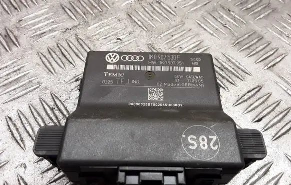 Volkswagen Jetta V Door control unit/module 1K0907530F 1K0907951 0325TFJ