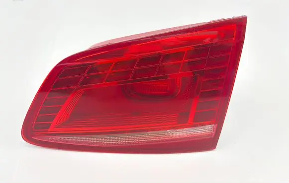 Volkswagen PASSAT B7 Tailgate rear/tail lights 179835