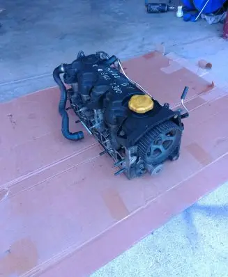 Opel Zafira B Engine head 55193091