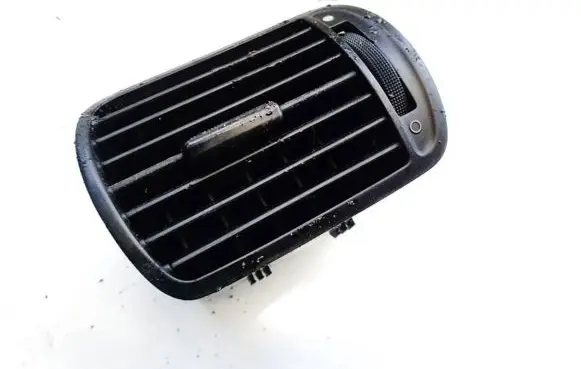 Seat Toledo II (1M) Dash center air vent grill 8l0820901