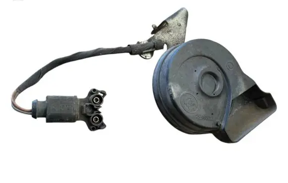 Volkswagen PASSAT B7 Horn signal 3AA951182 A046522
