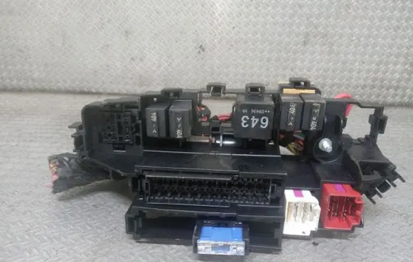 Audi A4 S4 B8 8K Fuse module 8K1937503 7M0951853C