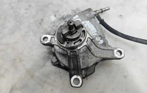 Toyota Avensis T250 Vacuum pump