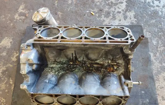 Mercedes-Benz S W126 Engine block 117963