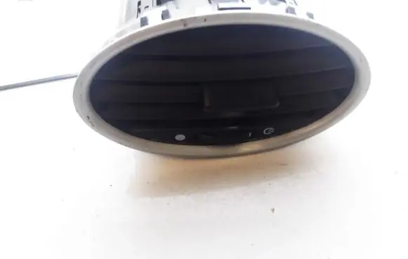 Ford Focus Dash center air vent grill 4M51A014L21AD 4M51-A014L21-AD