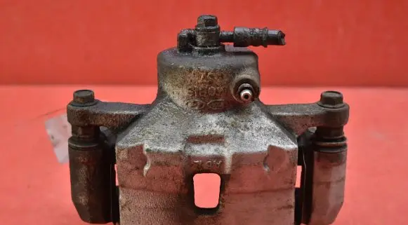 Hyundai i30 Front brake caliper