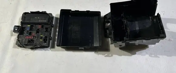 Nissan Titan Fuse box set 24382ez03b