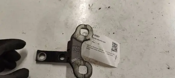 Ford Focus Front door upper hinge 31424656
