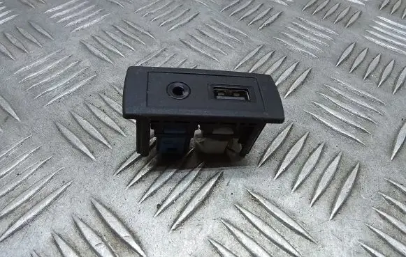 Mercedes-Benz Sprinter W906 AUX in-socket connector A4478200087 G50286