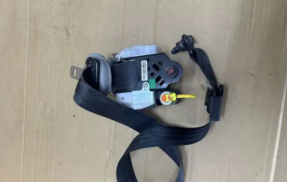 Hyundai i30 Front seatbelt 88820A6100