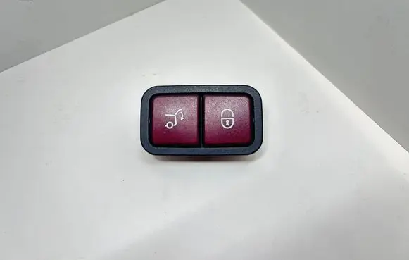 Mercedes-Benz ML W164 Tailgate/boot open switch button 2118219451