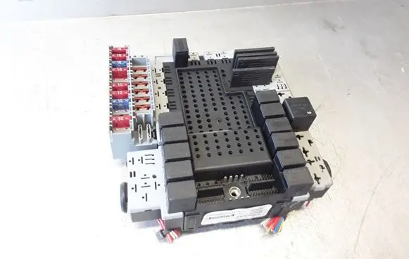 Volvo S80 Fuse module 9494673