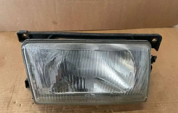 Volkswagen Polo II 86C 2F Headlight/headlamp