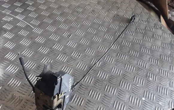 Renault Scenic II - Grand scenic II Front door lock 119124