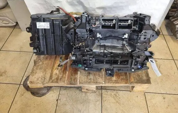 BMW 5 F10 F11 Interior heater climate box assembly 9197019