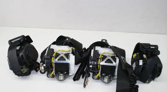 Mercedes-Benz E W213 Set of seat belts A2138605500