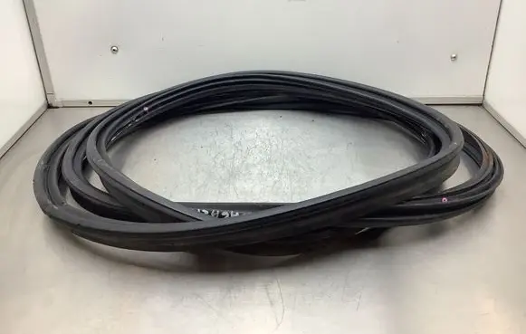 Lexus RX 330 - 350 - 400H Seal rubber (tailgate)
